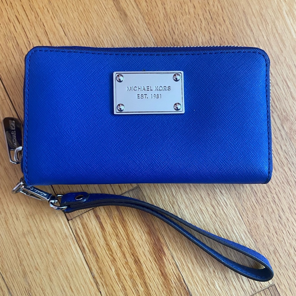 Michael Kors wristlet
